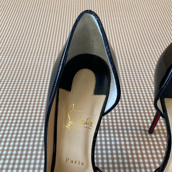 Christian Loubutine Iriza Patent Open-Side Red Sole Pumps. Size 39 - Picture 10 of 16